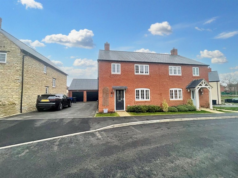 Crujers Lane, Silverstone, Towcester